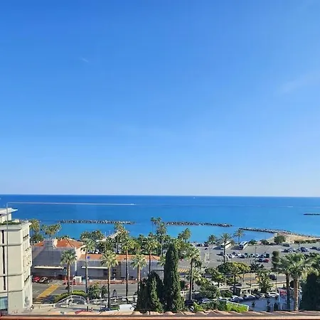 Dolce Vita, Luxury & Sea View - Front Of Casino شقة