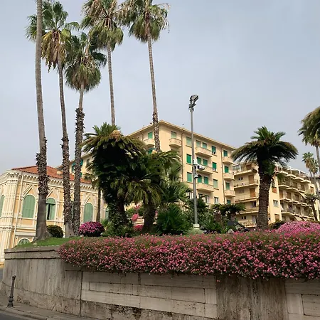 Appartement Dolce Vita, Luxury & Sea View - Front Of Casino *